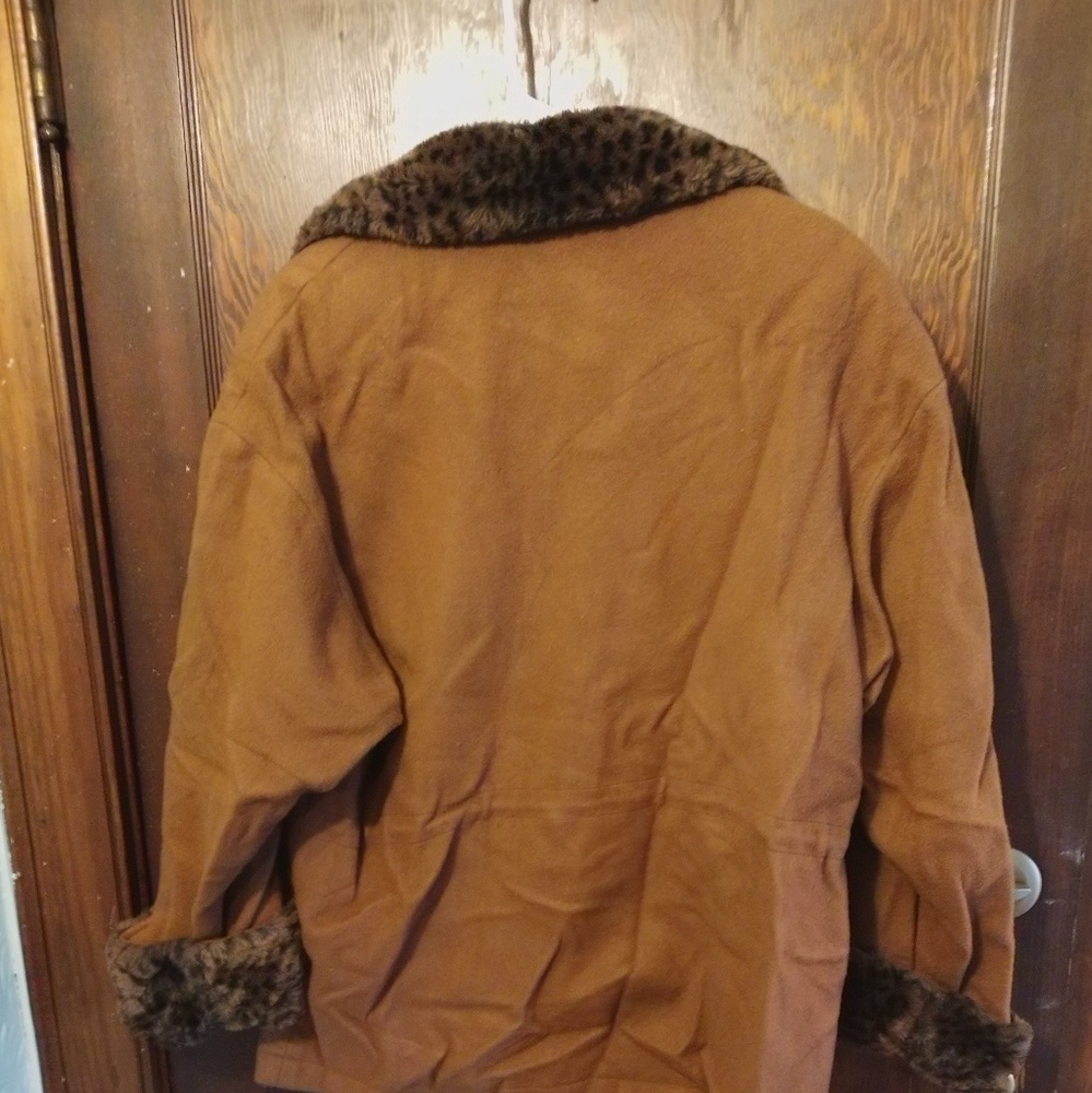 Fur Collared Jacket - image 3